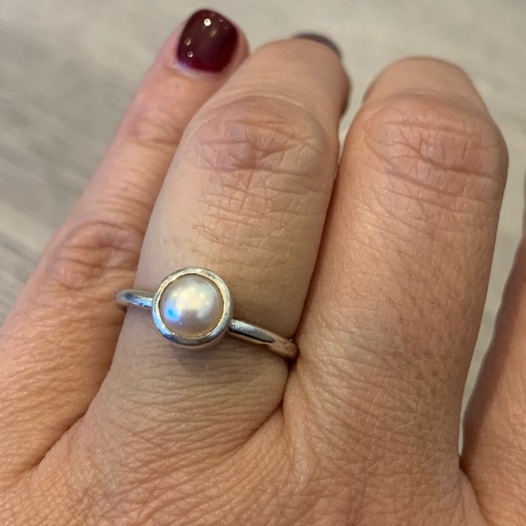 sliver and pearls rings - Picture 4 of 8